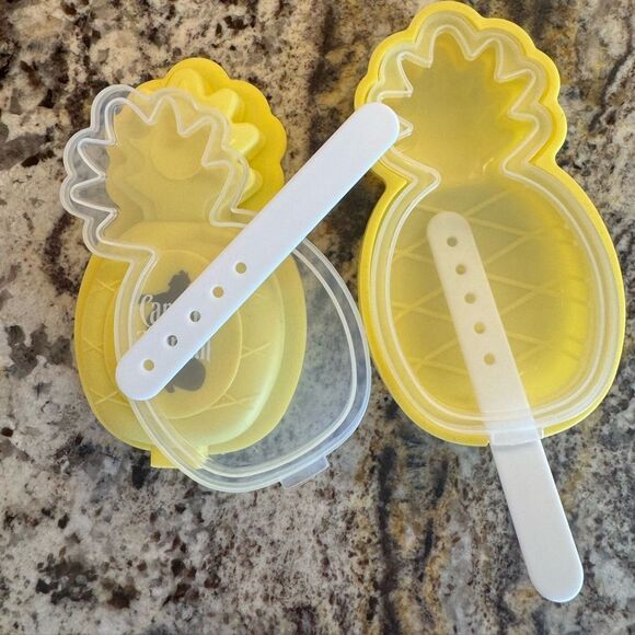 Captain Morgan Yellow Pineapple Ice Molds - Picture 2 of 7